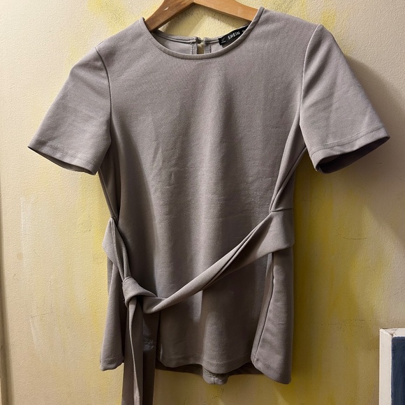 Summer top - Picture 1 of 5